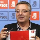 José Blanco durante su comparecencia en Pamplona