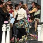 Cientos de mujeres asistieron al entierro de la víctima de Huelva