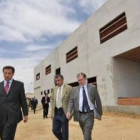 Mariano Fernández Bermejo visita las obras del edificio de juzgados de Almazán, en Soria