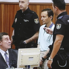 Sánchez Puerta y su defendido, José Bretón, en la Audiencia Provincial cordobesa el 4 de julio.