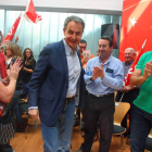 Zapatero, con José Antonio Díez, a su llegada para dar un mítin en la localidad de Toral de los Vados