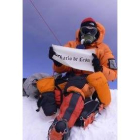 Jesús Calleja posa para la historia en la cima del mundo, el Everest