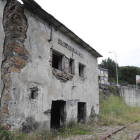 Estación de Matarrosa, ayer, en el antiguo ferrocarril de La Minero que comunicaba Laciana con el Bierzo para llevar el carbón. ANA F. BARREDO