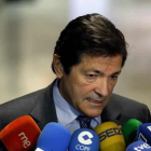 El presidente de la gestora del PSOE, Javier Fernández. J. L. CEREIJIDO