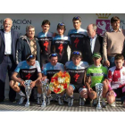 Podio del Memorial con los ganadores y los representantes institucionales y federativos.