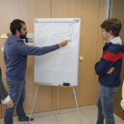 Santiago Cuesta, con parte de su equipo de Icamcyl que desde el Parque Tecnológico de León investiga materiales resistentes en el programa CRM Extreme