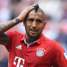 Arturo Vidal se lamenta en un partido del Bayern.