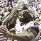 Ed Reed de los Ravens celebra el título mundial.