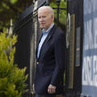 Joe Biden, presidente de EE UU, atiende una ceremonia católica tras el atentado. CHRIS KLEPONIS