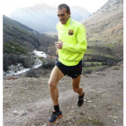 El gordonés entrenando en las montañas de su pueblo.