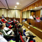 En las labores de extinción participó un helicóptero. CASTRO