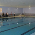 Zona interior de la piscina climatizada de Cistierna.