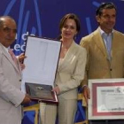 Silvia Clemente, flanqueada por Pedro Múñoz y Emilio Sánchez Vicario