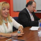 Isabel Carrasco, presidenta del PP de León, junto a Eduardo Fernández
