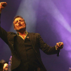 Carlos Tarque, líder de M-Clan, en el concierto que ofreció la banda el fin de semana en Ferrol
