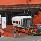 Embarque del primer tren para el AVE de los peregrinos.