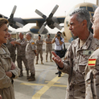 María Dolores de Cospedal visita al destacamento en Dakar. S.B.