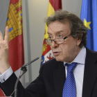 El consejero de la Presidencia y portavoz, ayer, en la rueda de prensa tras el Consejo.