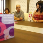 Francisco Castañón junto a las técnicas del II Plan de Igualdad de Oportunidades.