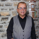 Francisco en el comedor de Casa Paco, en Cistierna.
