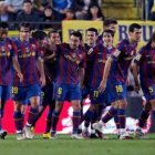 Los jugadores del Barcelona celebran la victoria conseguida ante el Villarreal en el Madrigal.