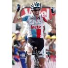 El ciclista Jelle Vanendert celebra su victoria.