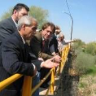 García-Prieto recibe las explicaciones del alcalde de Cebrones