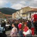 Las calles de Boñar se vieron tomadas por cientos de personas en el día de su feria más importante