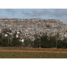 El vertedero del CTR de San Román sigue acumulando cientos de toneladas de basura de la huelga.