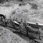 Sobre estas líneas, dos imágenes que se conservan en el Museo de la Siderúrgia y la Minería de Sabero, un rescate en Hulleras y las prácticas de los componentes de la Brigada. A la izquierda, el grupo de Bierzo Alto.