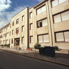 Fachada de la Escuela Oficial de Idiomas.