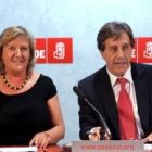 La segoviana María Teresa Rodrigo y Ángel Villalba, en la rueda de prensa ayer en Valladolid