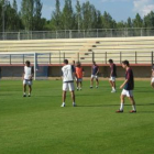 El equipo durante una sesión de entrenamiento en el Área Deportiva de Puente Castro.