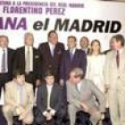 La candidatura de Florentino Pérez, con Martín agachado en el centro