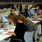 Mujeres trabajando en una empresa de diseño por ordenador