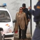 La tonadillera Isabel Pantoja sale de los juzgados de Marbella al quedar en libertad