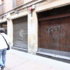 Imagen que ofrecía ayer la fachada del Pub Arena en el Barrio Húmedo.