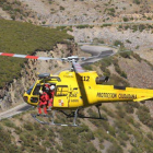 El helicóptero de Protección Civil estuvo rastreando las laderas del Morredero durante toda la jornada de este lunes.