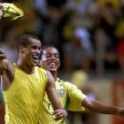 Rivaldo, otra vez estrella con Brasil, decidió el pase a los cuartos