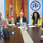 Los concejales del PP, durante el balance de un año a PSOE-PAL. DL