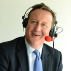 Cameron, comentando un partido de cricket, este viernes.