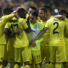 Los jugadores del Villarreal celebran uno de sus goles. DOMENECH CASTELLÓ