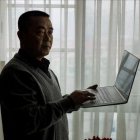 El disidente chino Huang Qi, en su apartamento de Chengdu.