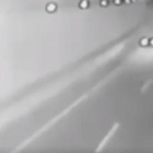 Imagen captada en la autovía A-8 por una cámara de Tráfico en la que se ve el vehículo circulando en sentido contrario instantes antes de la colisión.