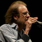 Luis Eduardo Aute, durante uno de sus conciertos ofrecidos en León