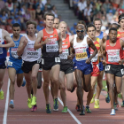 Aláiz, por la calle interior, poco antes de que Mo Farah acelerara el ritmo para irse en solitario a por el oro. El leonés estuvo notable firmando la quinta posición