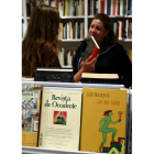 Dos clientas en la librería Re-Read de Barcelona