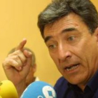 El alcalde de Bembibre, Jesús Esteban Rodríguez, durante una rueda de prensa.