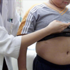 Un niño obeso, en un hospital de Hong Kong.