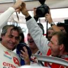 Sainz es felicitado por Loeb por su gran papel en Atenas
